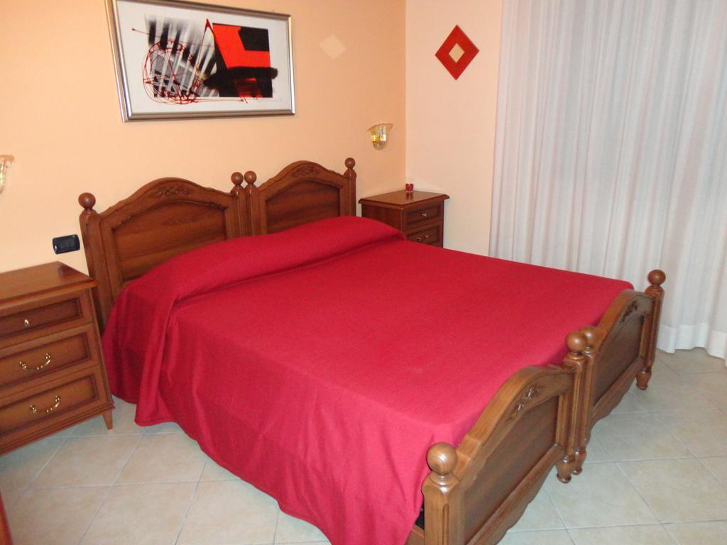 Pinus Rooms Benevento Oda fotoğraf