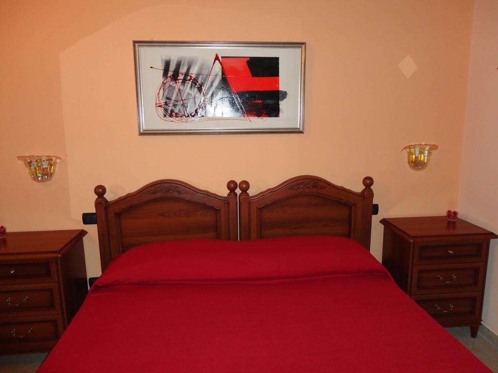 Pinus Rooms Benevento Oda fotoğraf